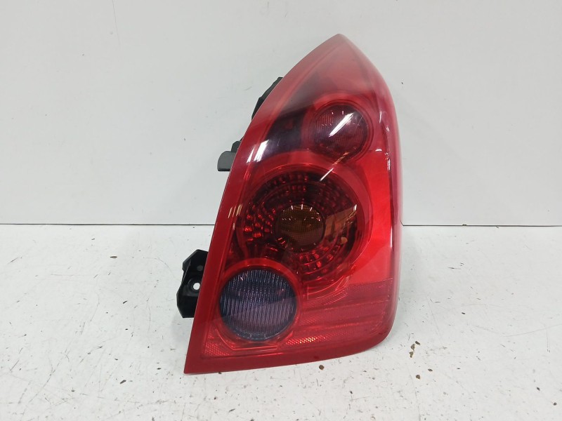 Recambio de piloto trasero derecho para nissan primera hatchback (p12) 1.6 referencia OEM IAM   