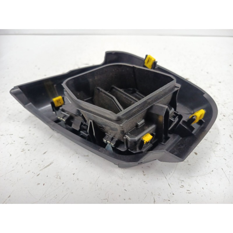 REJILLA AIREADORA LADO DERECHO