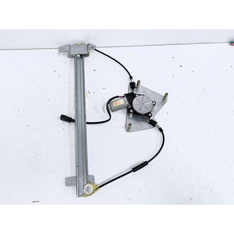 ELEVALUNAS DELANTERO IZQUIERDO