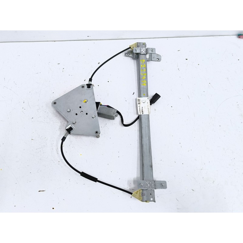 ELEVALUNAS DELANTERO IZQUIERDO