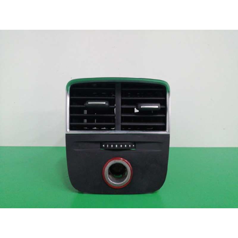 Recambio de rejilla aireadora para audi a3 sportback (8va) 1.2 16v tfsi referencia OEM IAM 8V0819203 APOYABRAZOS 