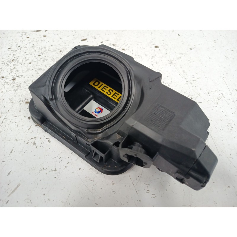 TAPA EXTERIOR COMBUSTIBLE
