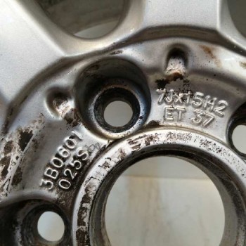 Recambio de llanta para volkswagen passat berlina (3b3) 1.9 tdi referencia OEM IAM 3B0601025S 7JX15H2 ET37 