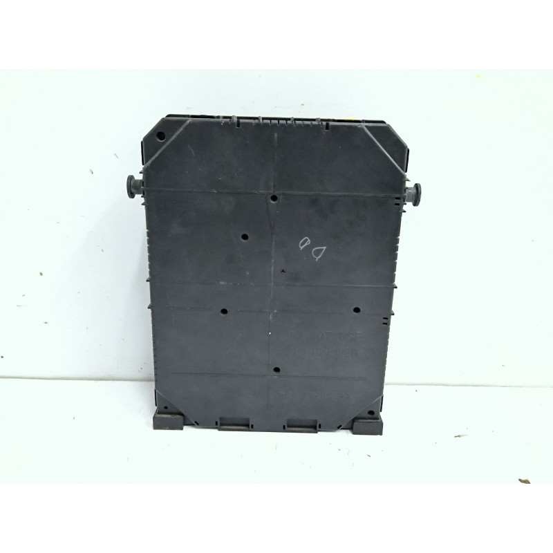 CAJA RELES / FUSIBLES