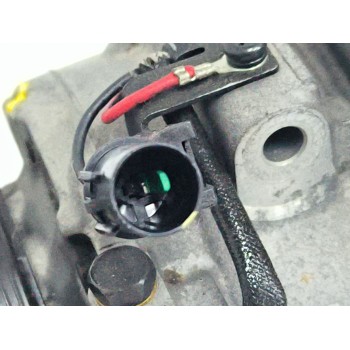 Recambio de compresor aire acondicionado para kia carens iii monospace (un) 2.0 crdi 140 referencia OEM IAM 977011D400  