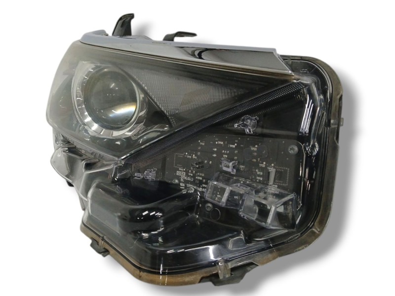 Recambio de faro derecho para toyota auris (_e18_) 1.2 (nre185_) referencia OEM IAM 8111002K30  90070909