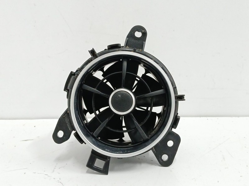 Recambio de rejilla aireadora para toyota auris (_e18_) 1.2 (nre185_) referencia OEM IAM 5556862280  