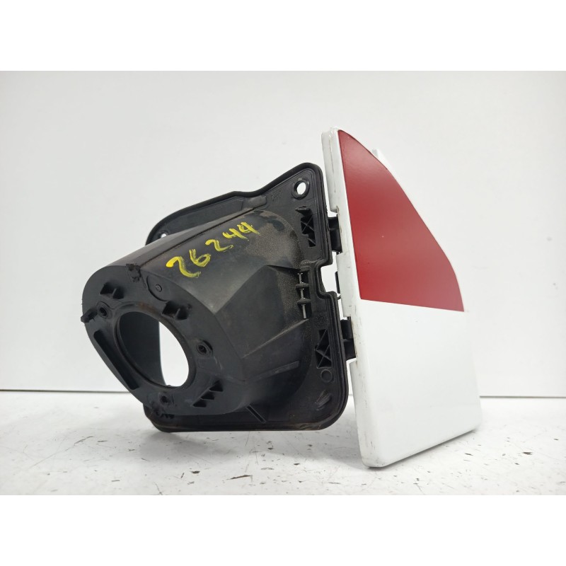 TAPA EXTERIOR COMBUSTIBLE DE ADBLUE