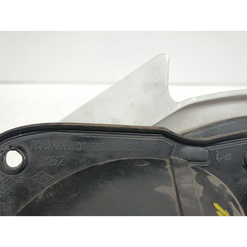 TAPA EXTERIOR COMBUSTIBLE DE ADBLUE