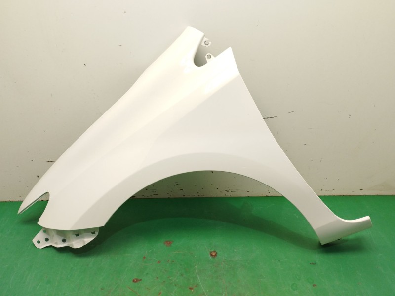 Recambio de aleta delantera izquierda para toyota auris (_e18_) 1.2 (nre185_) referencia OEM IAM 5381202340  