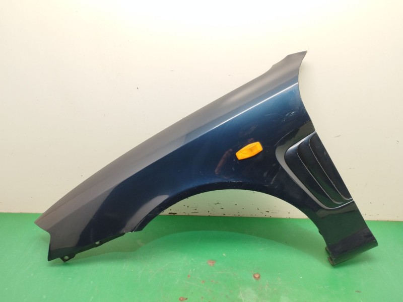 Recambio de aleta delantera izquierda para hyundai coupe ii (gk) 1.6 16v referencia OEM IAM 663112C030  