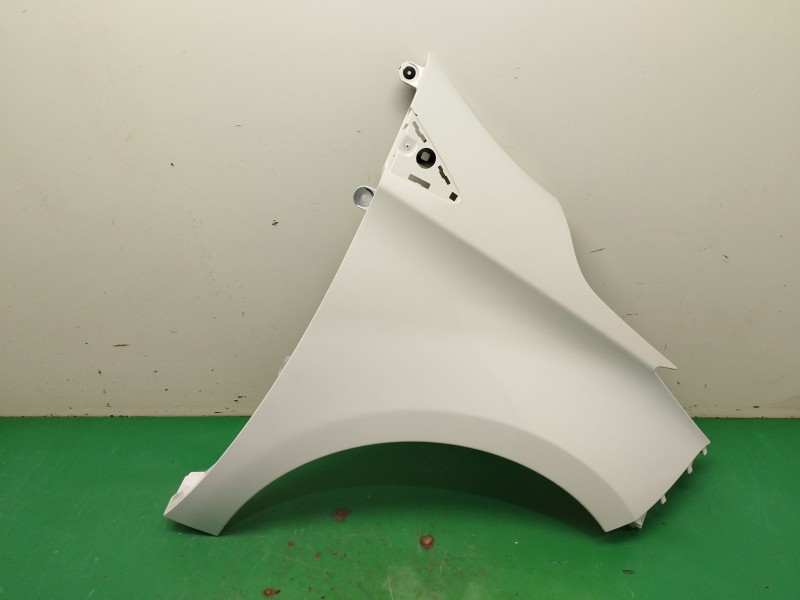 Recambio de aleta delantera derecha para renault zoe (bfm_) zoe referencia OEM IAM 631009208R  