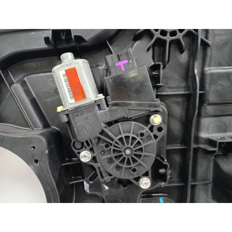 ELEVALUNAS TRASERO DERECHO 834602W010