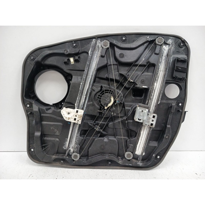 ELEVALUNAS DELANTERO IZQUIERDO 824502W020