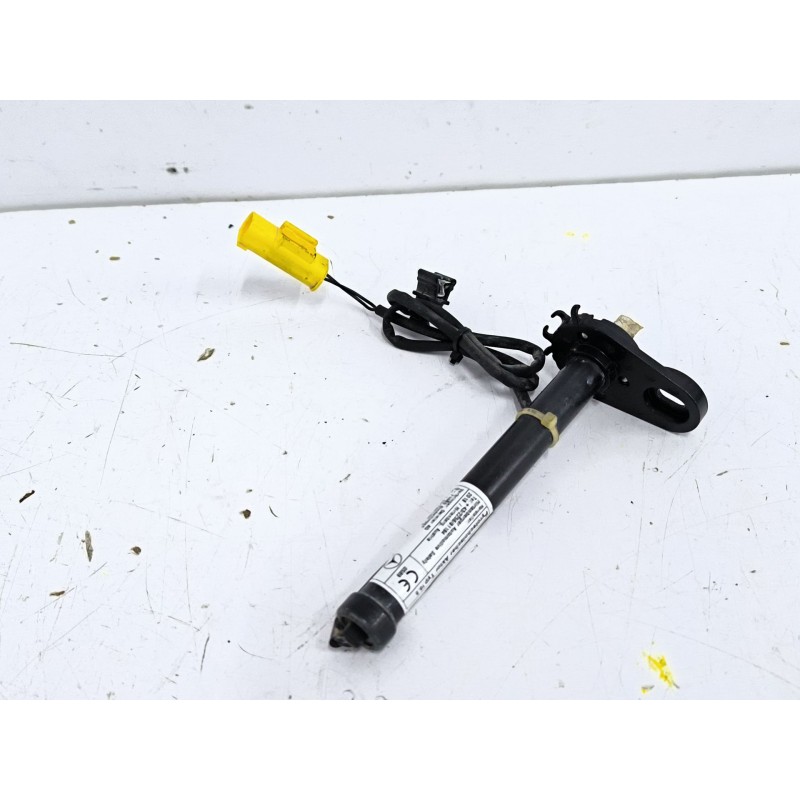 Recambio de amortiguadores capo para mercedes-benz clase a sedán (v177) a 180 d (177.103) referencia OEM IAM A1779062301  