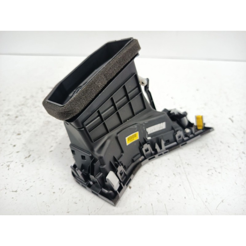 REJILLA AIREADORA CENTRAL IZQUIERDO