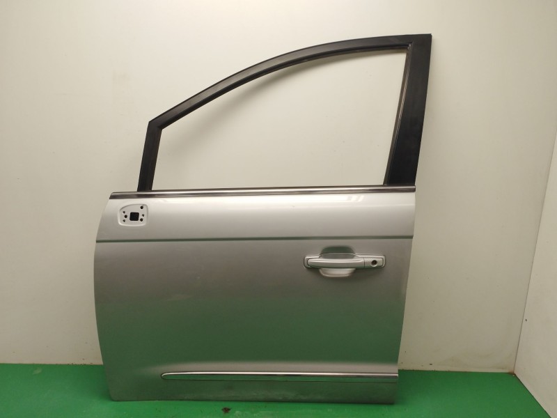 Recambio de puerta delantera izquierda para ssangyong rodius ii 2.2 xdi referencia OEM IAM   