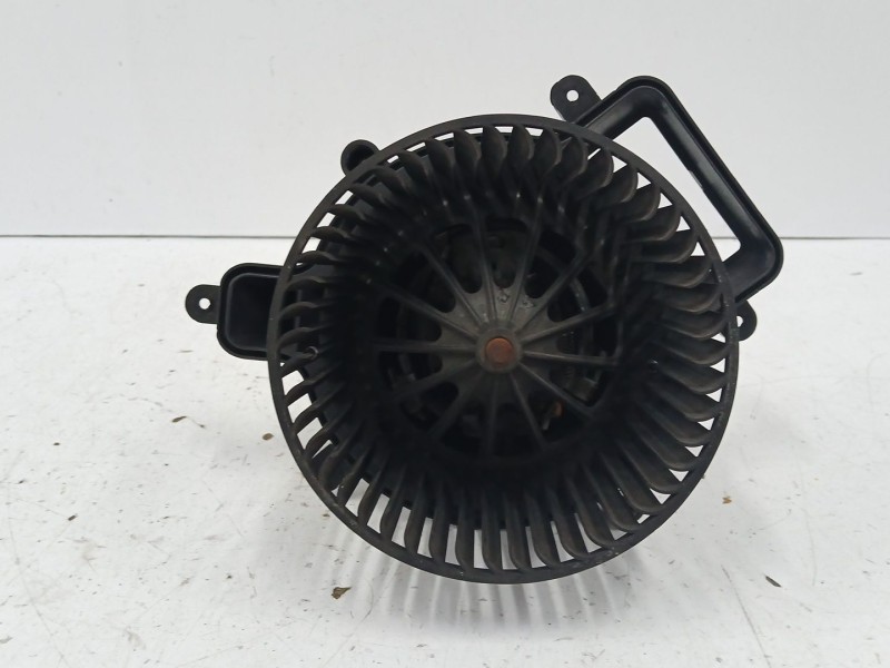 Recambio de motor calefaccion para peugeot 3008 i monospace (0u_) 1.6 thp referencia OEM IAM T3953001  