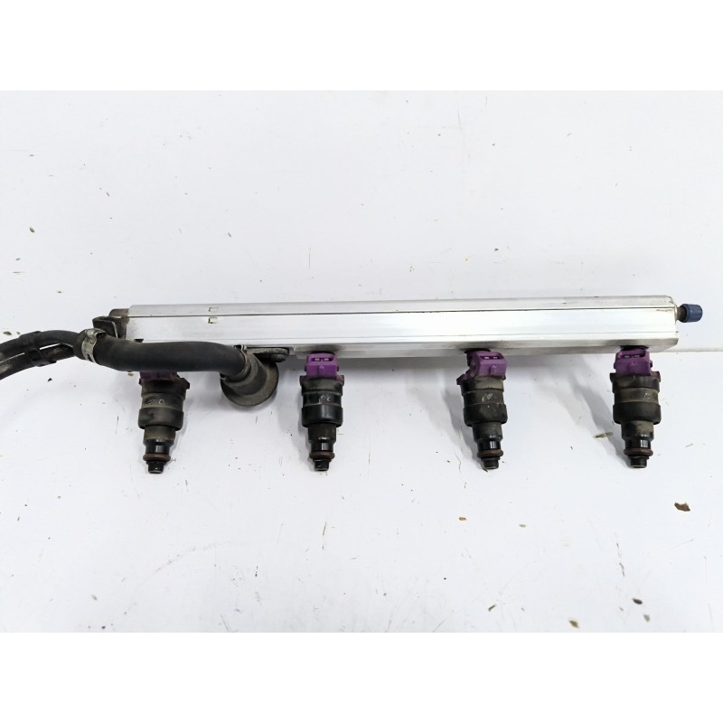 Recambio de rampa inyectora para volvo v40 station wagon (645) 2.0 referencia OEM IAM 9146264  