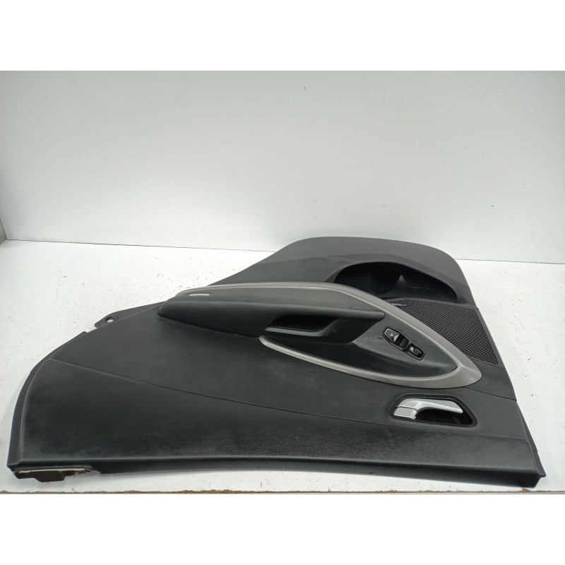 GUARNECIDO PUERTA TRASERA DERECHA