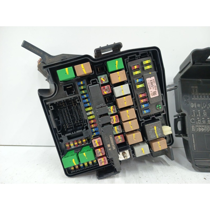 CAJA RELES / FUSIBLES N 919512W100