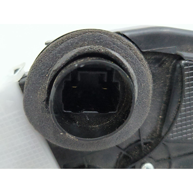 CERRADURA PUERTA TRASERA DERECHA