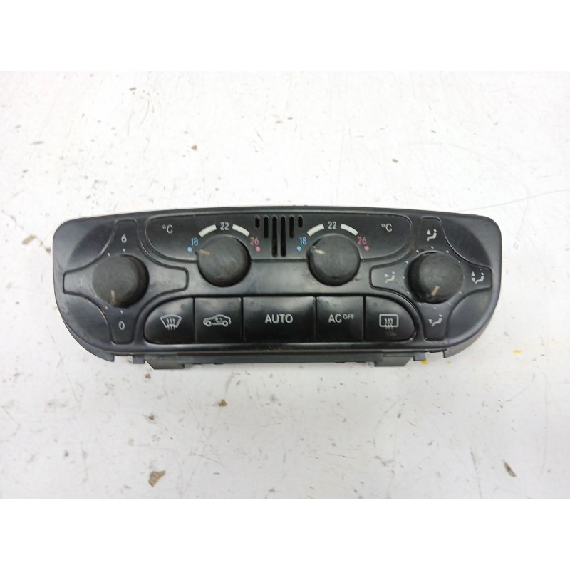 Recambio de mando climatizador para mercedes-benz clase c coupé (cl203) c 180 kompressor (203.746) referencia OEM IAM A209830008