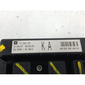 Recambio de caja reles / fusibles para opel astra h gtc (a04) 1.7 cdti (l08) referencia OEM IAM 13250232  5DK00946430