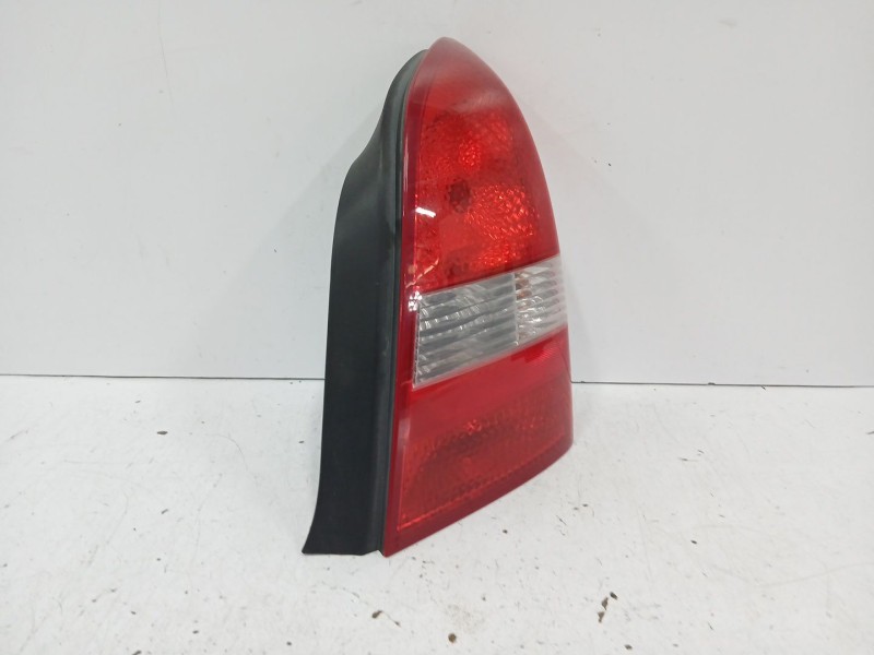 Recambio de piloto trasero derecho para nissan primera (p12) 1.6 referencia OEM IAM   