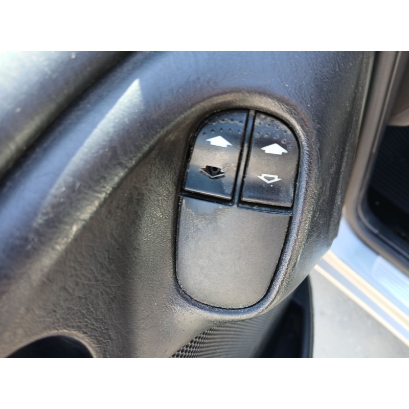 FORD FOCUS I Sedán (DFW) 2003