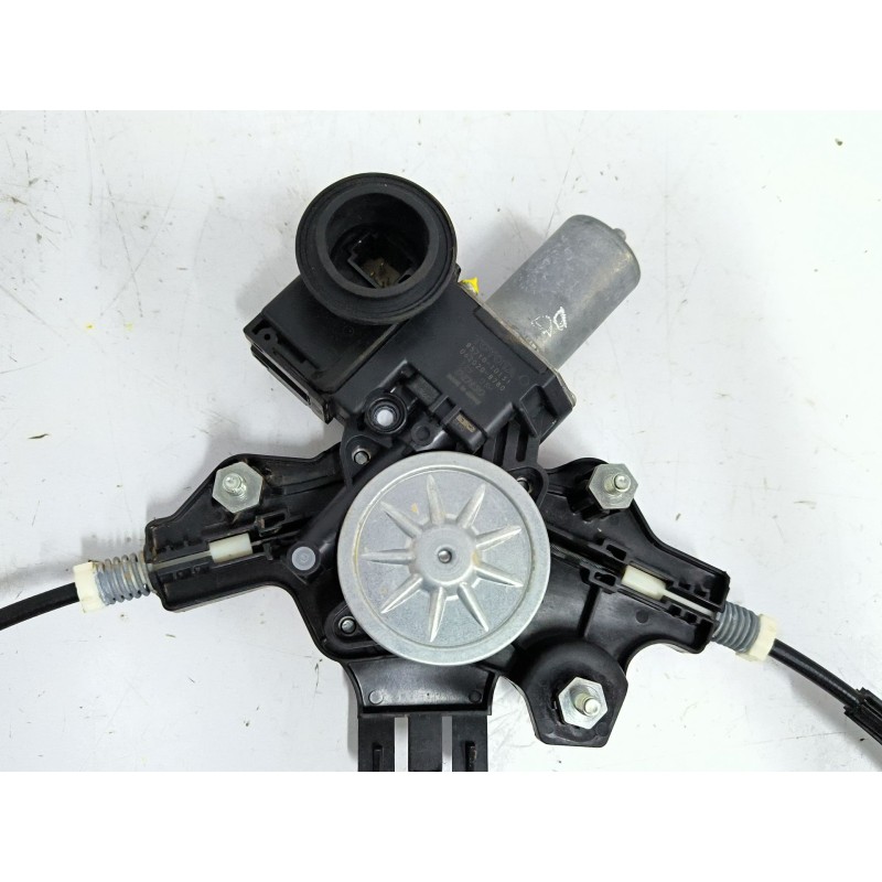 ELEVALUNAS DELANTERO DERECHO 554106101