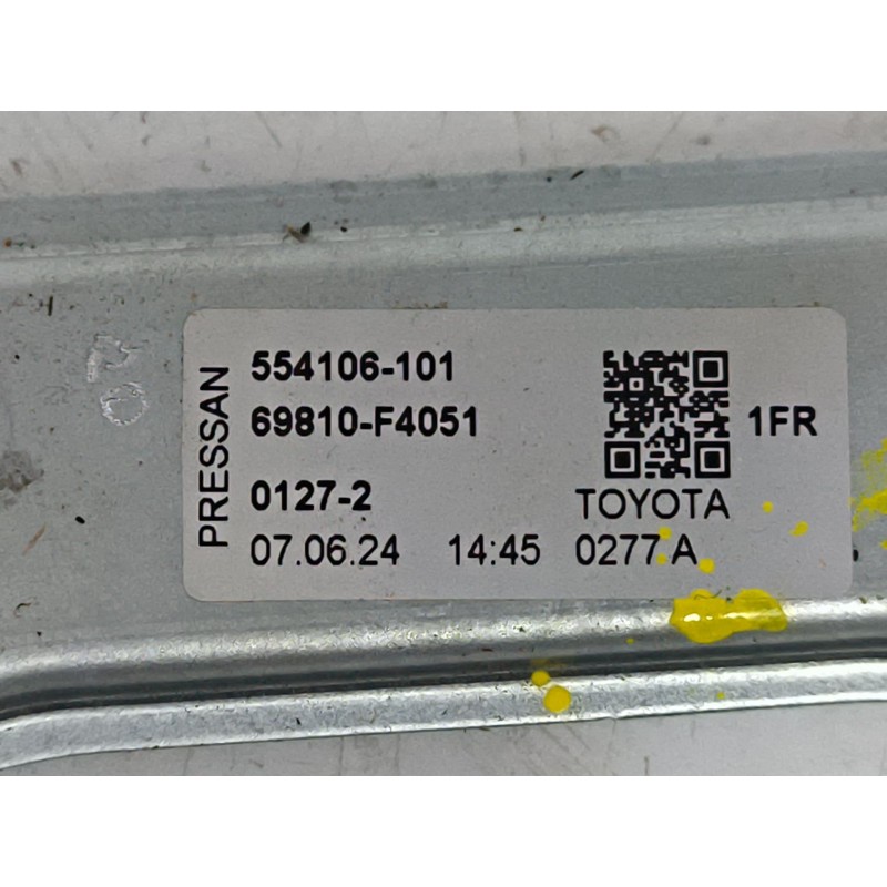 ELEVALUNAS DELANTERO DERECHO 554106101