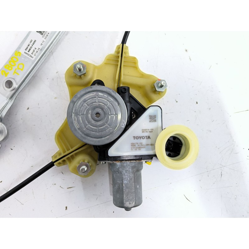 ELEVALUNAS DELANTERO IZQUIERDO 554181101