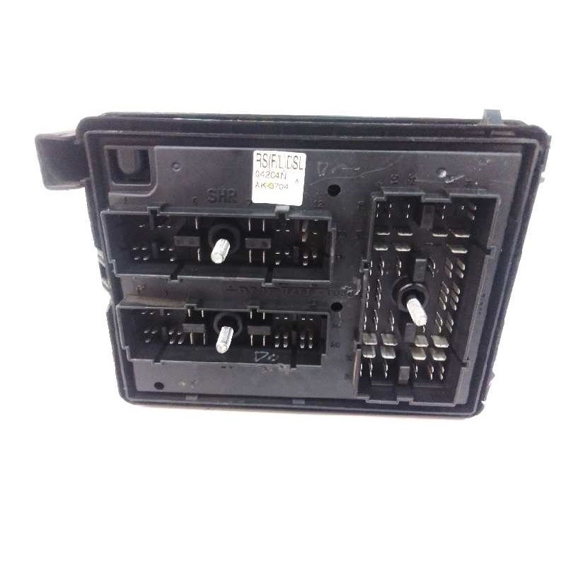CAJA RELES / FUSIBLES