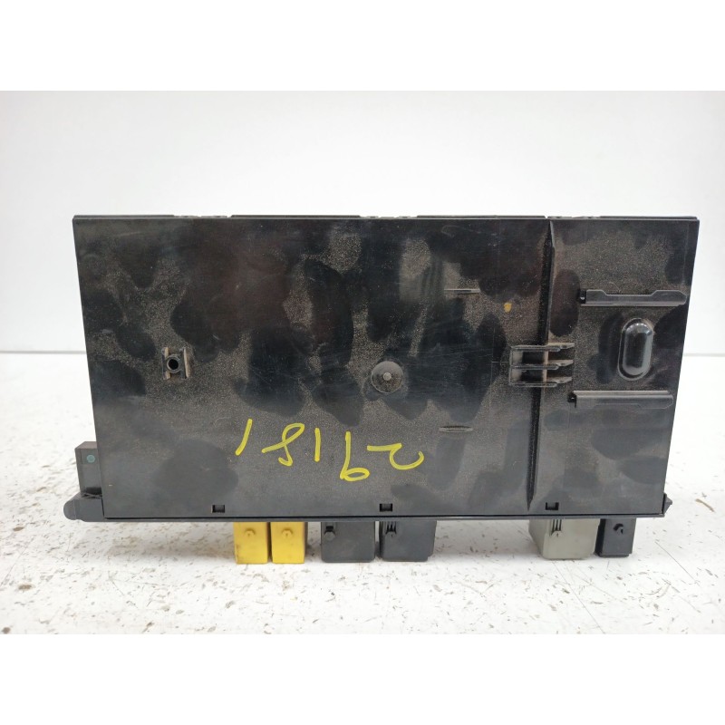 CAJA RELES / FUSIBLES 5DK008486