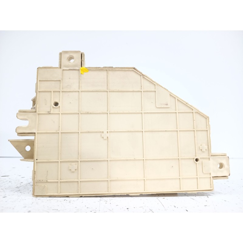 CAJA RELES / FUSIBLES