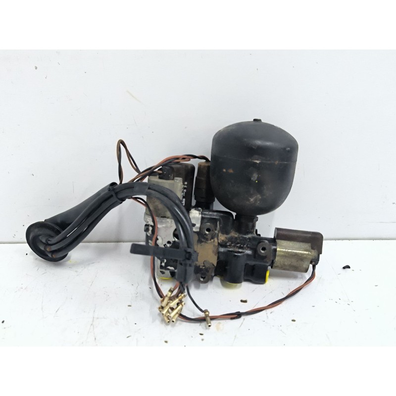 Recambio de bomba suspension para mercedes-benz 124 sedán (w124) 300 e 4-matic (124.230) referencia OEM IAM 1243503557  