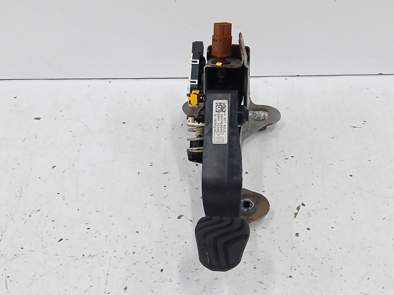 Recambio de pedal embrague para nissan qashqai iii (j12) 1.3 dig-t a las 4 ruedas referencia OEM IAM 465036UA5D  