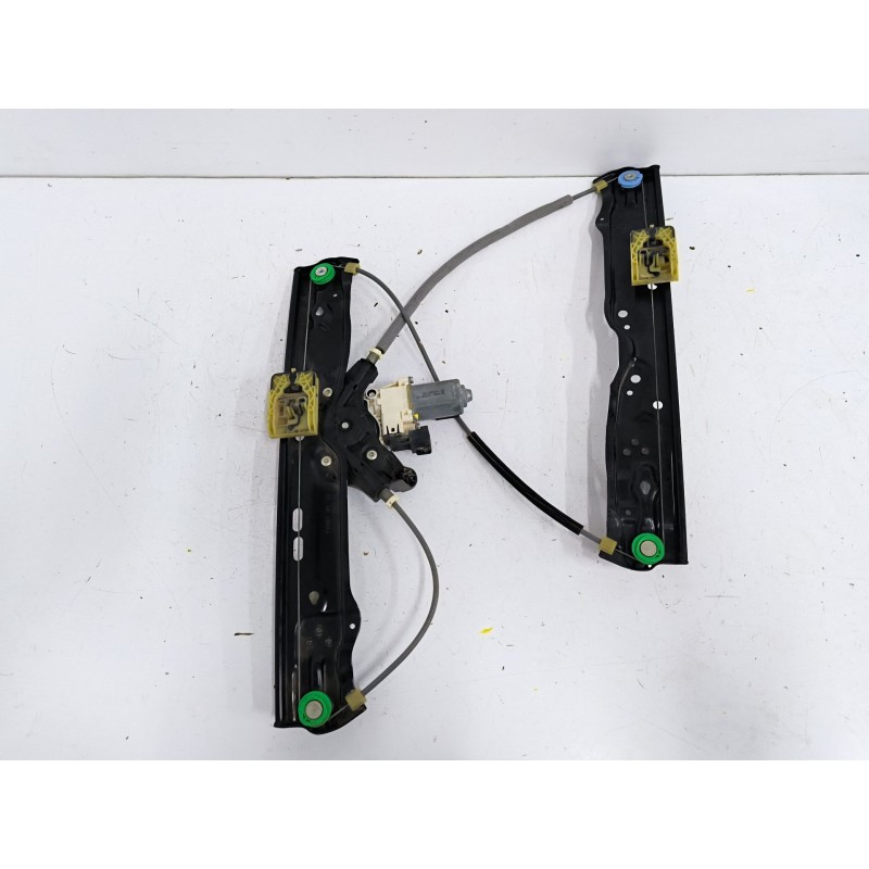 ELEVALUNAS DELANTERO IZQUIERDO