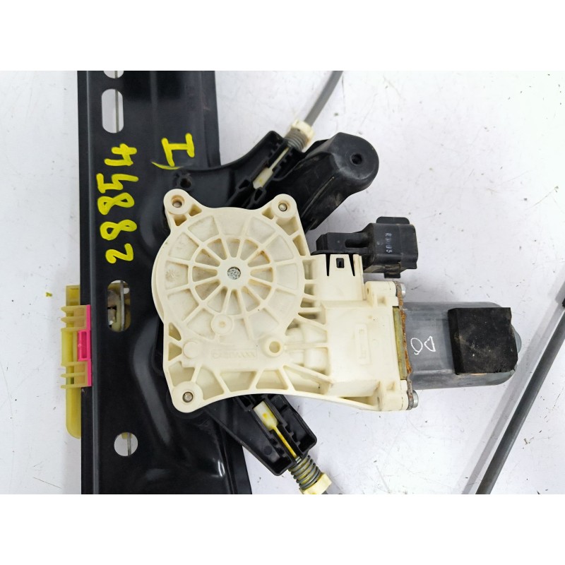 ELEVALUNAS DELANTERO IZQUIERDO