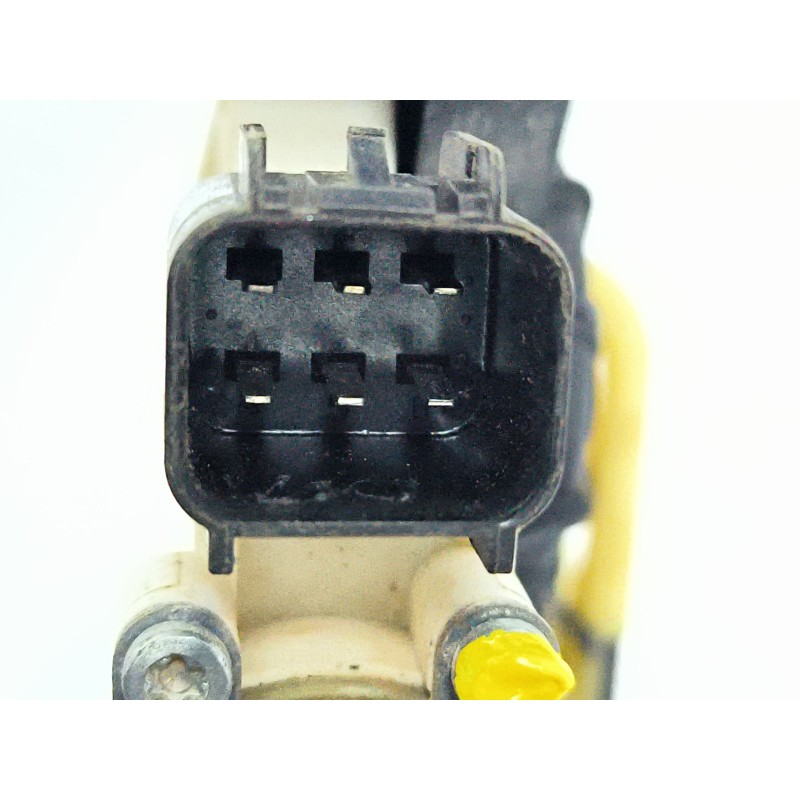 ELEVALUNAS DELANTERO IZQUIERDO