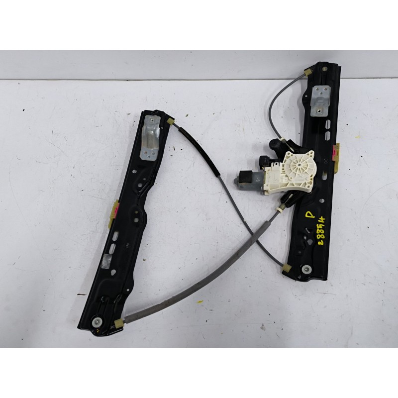 ELEVALUNAS DELANTERO DERECHO C34098101