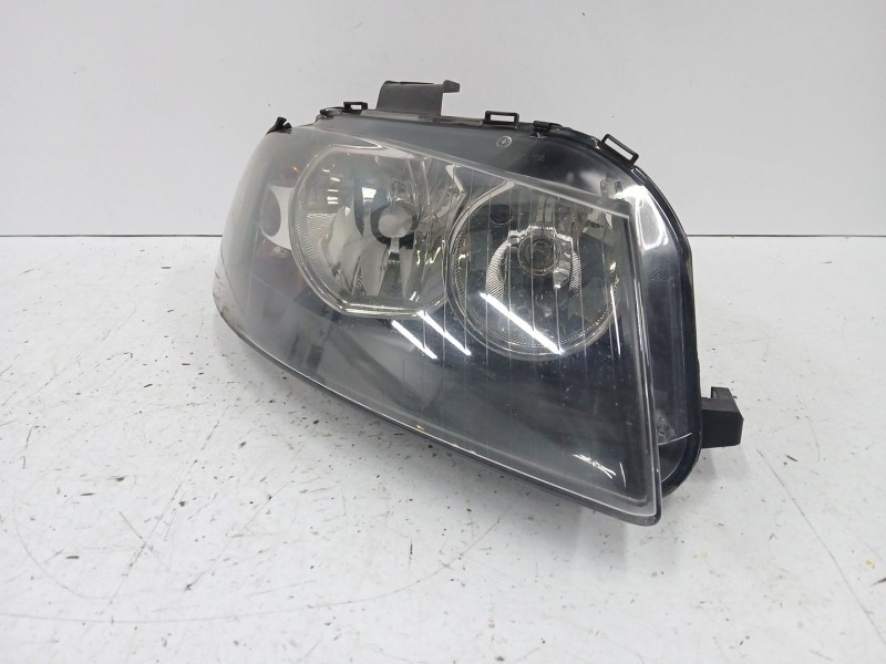 Recambio de faro derecho para audi a3 sportback (8pa) 2.0 tdi referencia OEM IAM 8P0941004K  0301206202