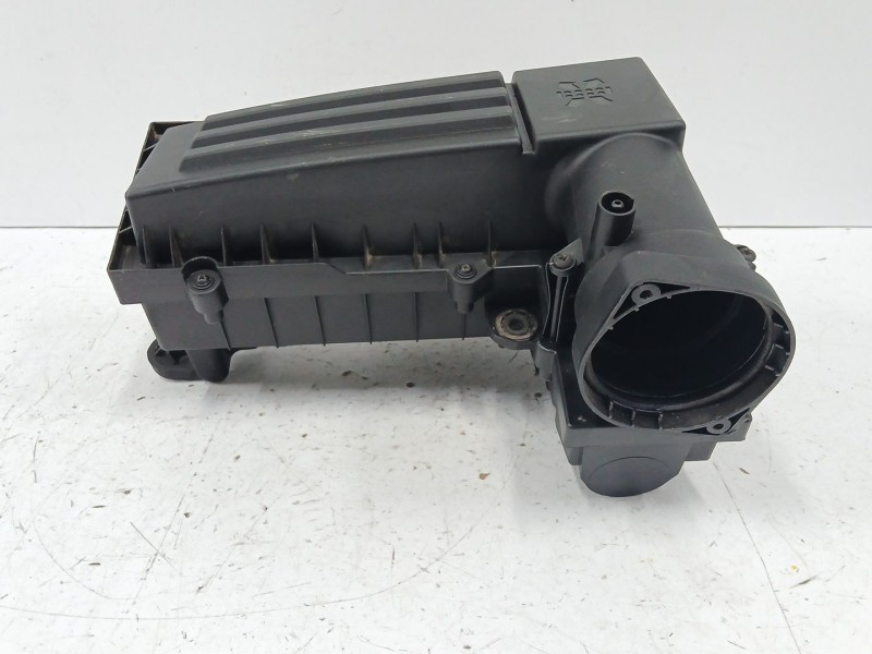 Recambio de filtro aire para audi a3 sportback (8pa) 2.0 tdi referencia OEM IAM 3C0129607AB 3C0129601AG 1K0129620D