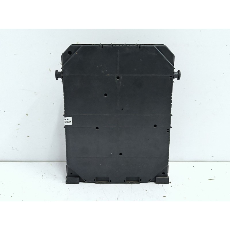 CAJA RELES / FUSIBLES 28550133