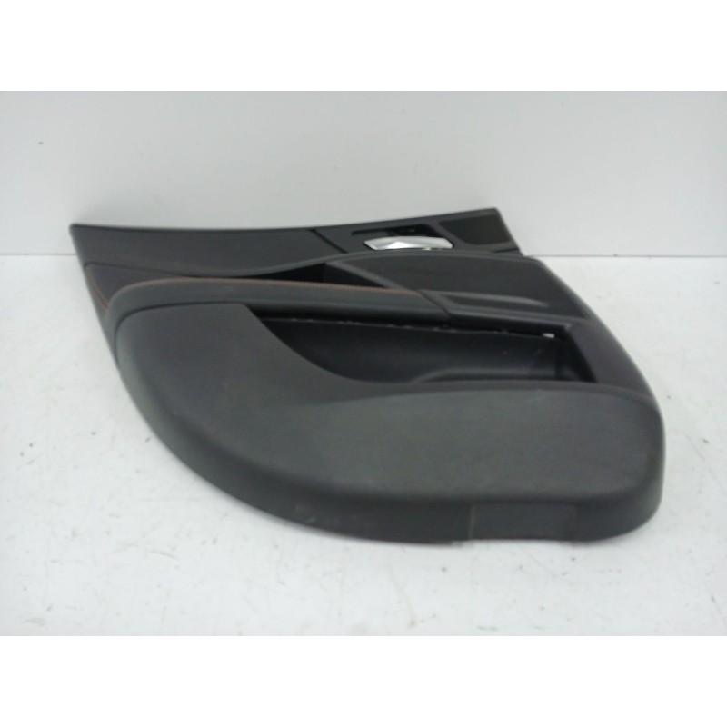 GUARNECIDO PUERTA TRASERA IZQUIERDA