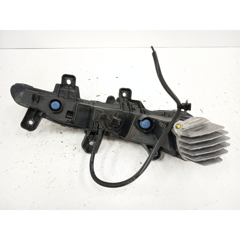 PILOTO DELANTERO DERECHO