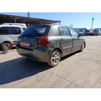toyota corolla (_e12_) del año 2004