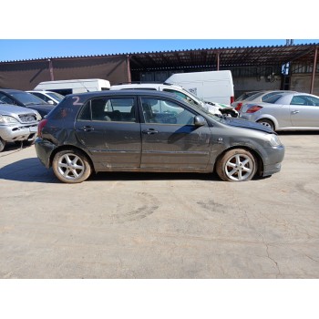 toyota corolla (_e12_) del año 2004