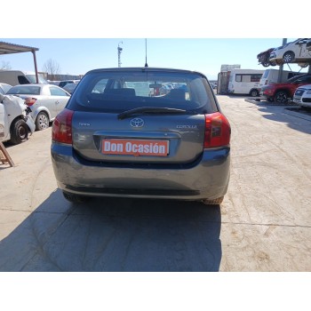 toyota corolla (_e12_) del año 2004